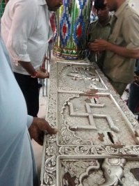 सांवलिया जी भंडार की गणना करते हुए